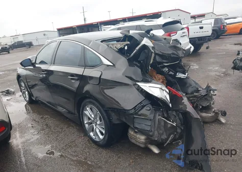 2018 Honda Accord Lx z USA, uszkodzony, nr VIN 1HGCV1F1XJA261119